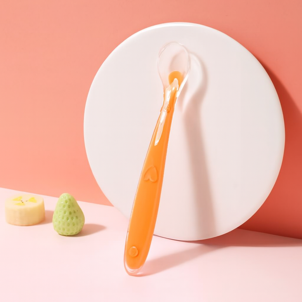 Cuillères d'alimentation en silicone pour bébé Opération réussie
