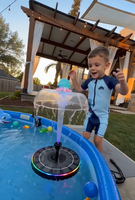 HydroBoom™ — Fontaine Solaire Flottante pour Jardin & Bassin